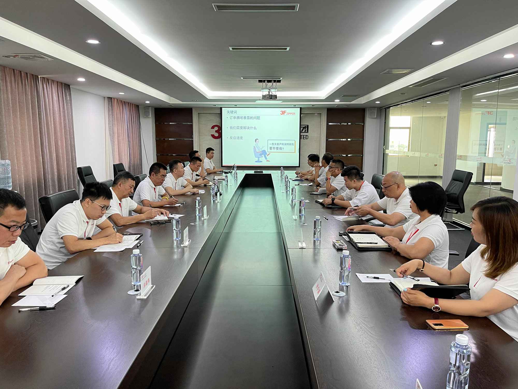 常州轩昂移动设备租赁有限公司召开上半年总结暨下半年计划会议